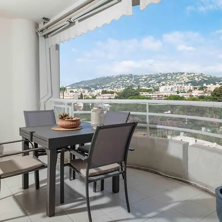 T2 Bord De & Piscine - Vue Parc Exflora 公寓 *